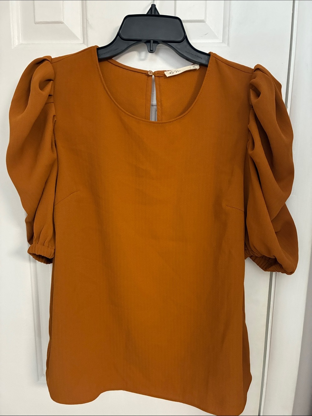 LAโ Ven Puff Sleeve Blouse